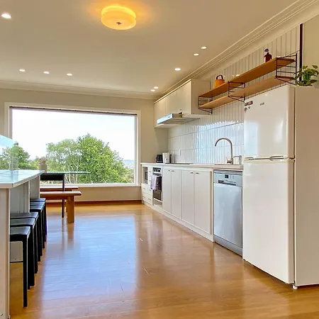 Cosy Family House In Massey With Good View Villa